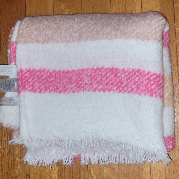 Loft Striped Blanket Scarf Excellent Condition - Picture 5 of 6